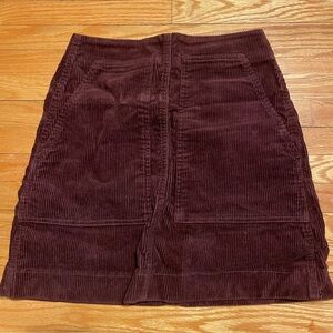 Corduroy skirt in burgundy